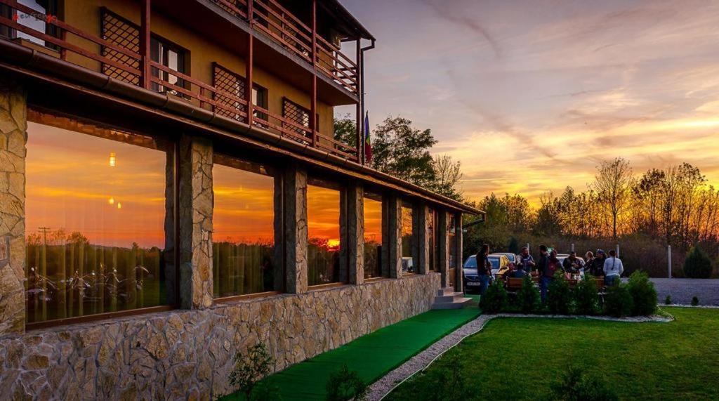 Hanul Lui Bogdan Economy Inn Faget  Экстерьер фото