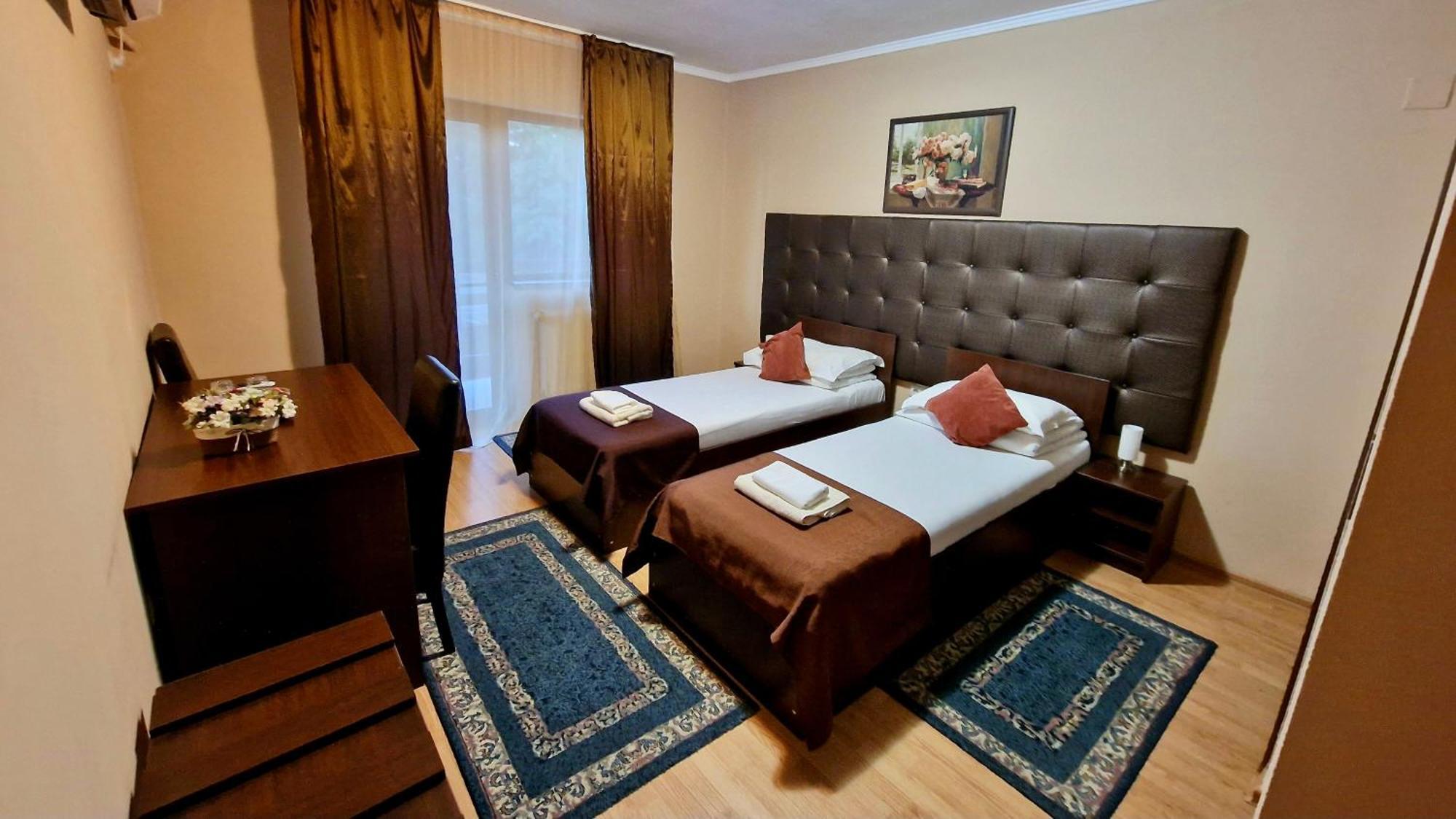 Hanul Lui Bogdan Economy Inn Faget  Экстерьер фото